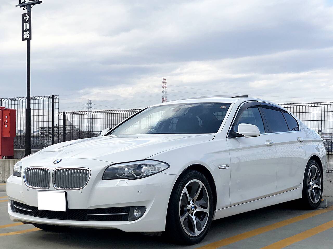 金融車BMW ActiveHybrid 5