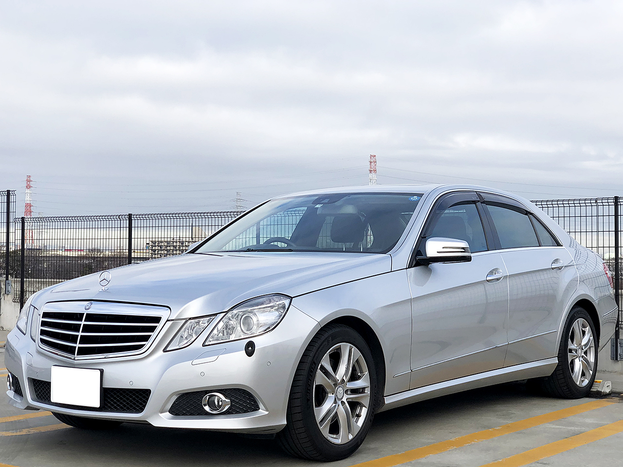 金融車メルセデス・ベンツ E350アバンギャルド