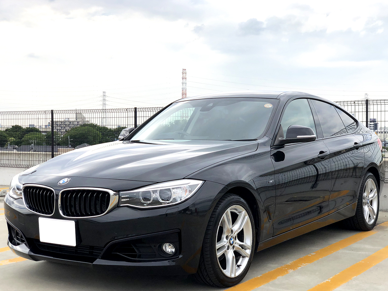 金融車BMW 320iグランツーリスモ Mスポーツ