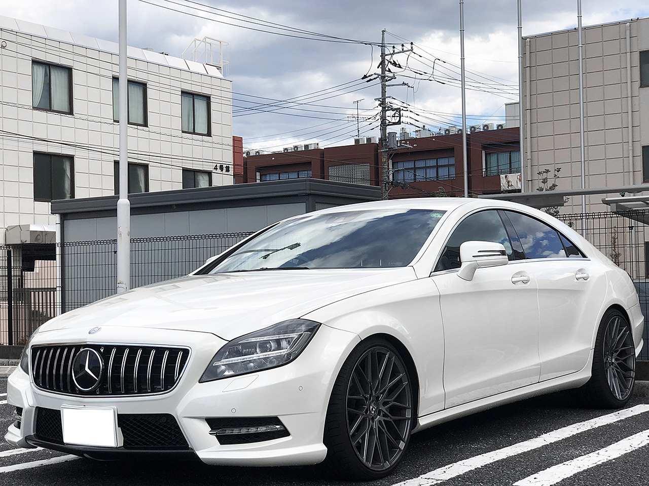 金融車メルセデス・ベンツCLS350ブルーエフィシェンシー AMGスポーツパッケージ