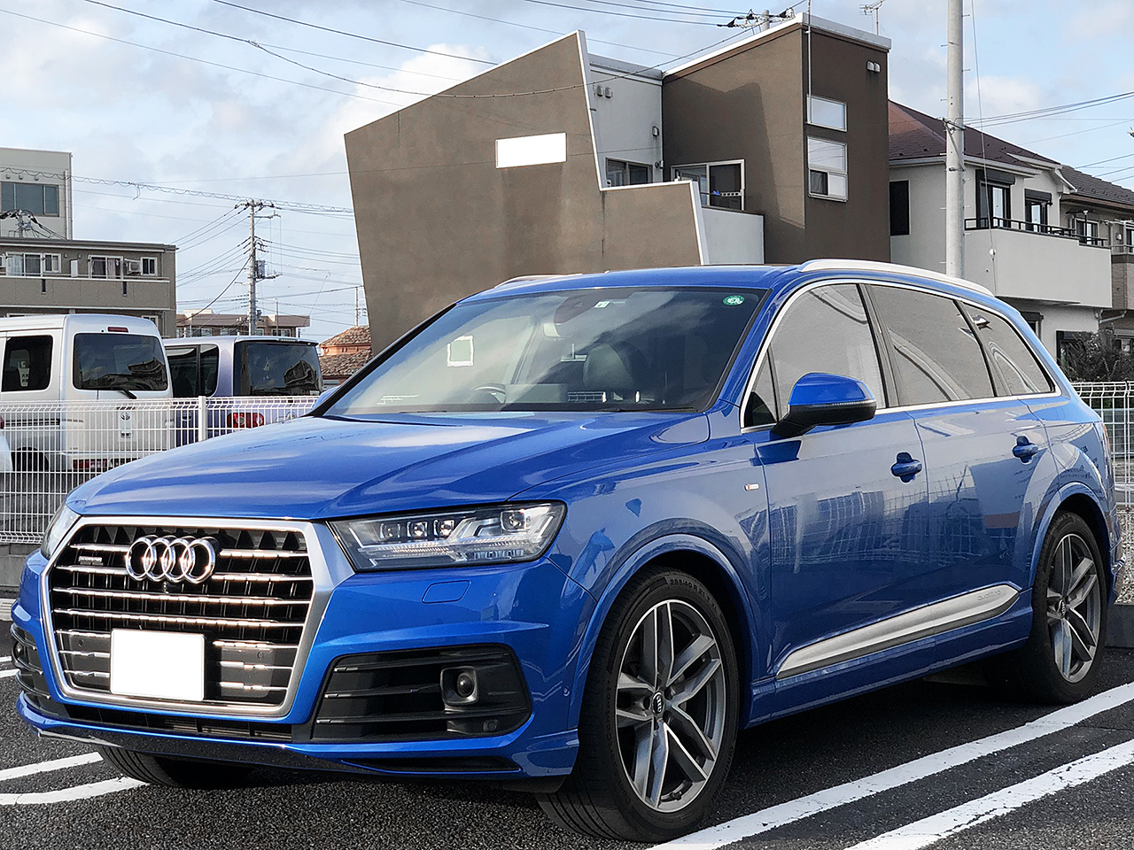 金融車アウディ Q7 3.0TFSIクアトロ アダプティブサスペンション仕様