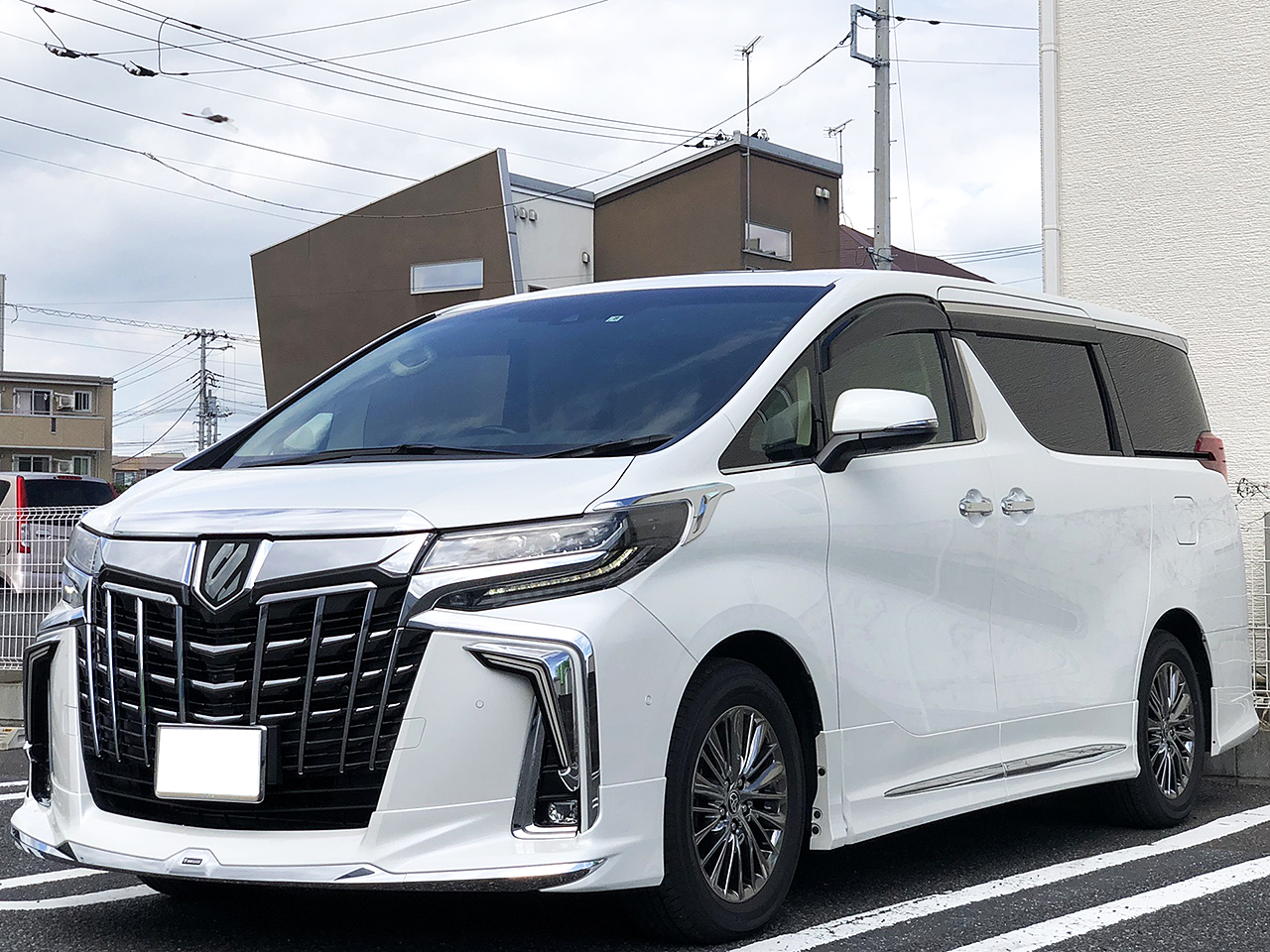 金融車トヨタ アルファード 3.5エグゼクティブラウンジS モデリスタ