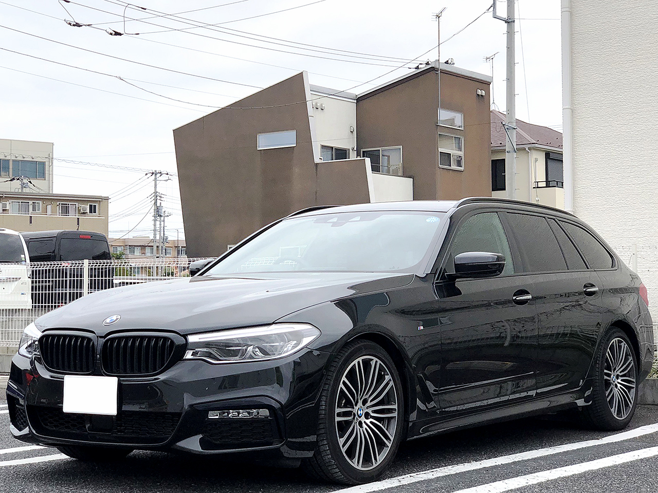 金融車BMW 523dツーリング Mスポーツ