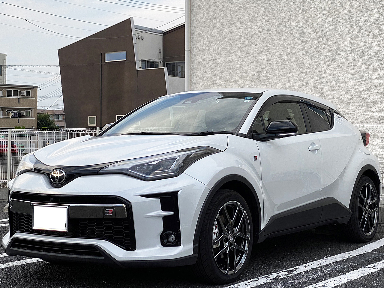 金融車トヨタ C-HR S GRスポーツ